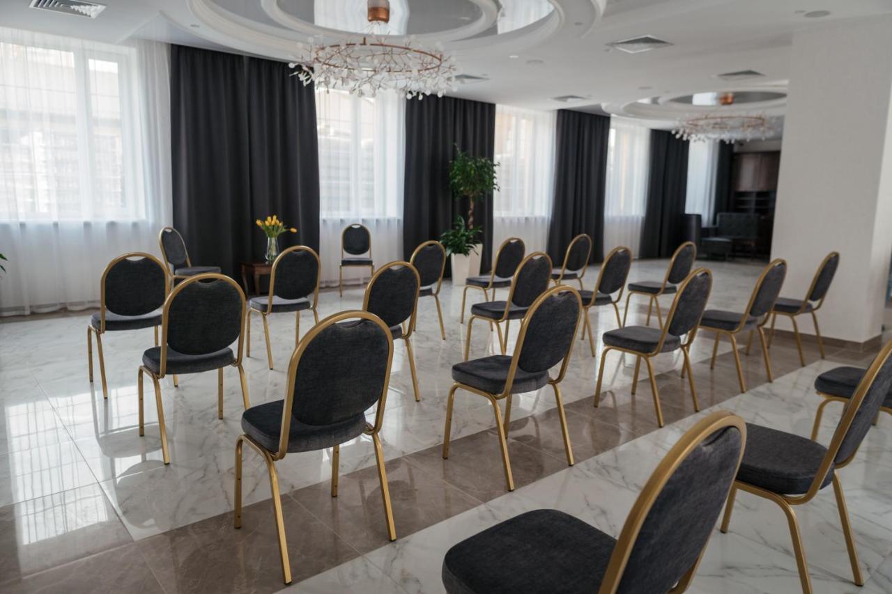 Optima Collection Bergshloss Rivne Exterior photo