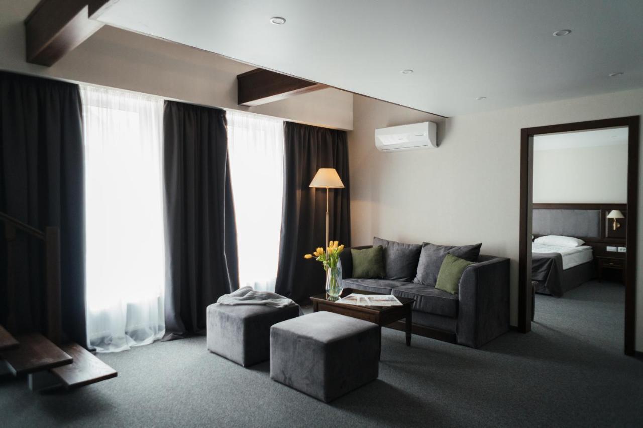 Optima Collection Bergshloss Rivne Exterior photo