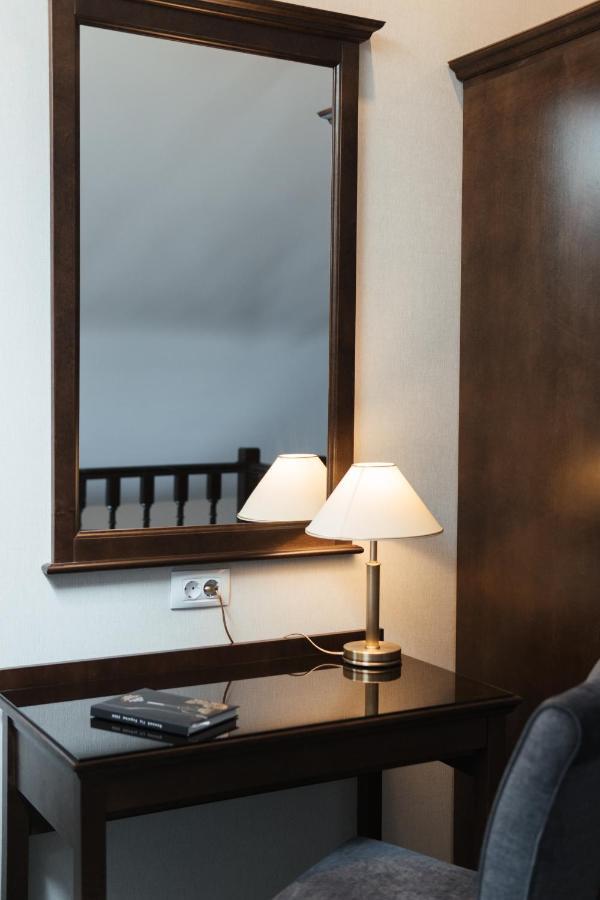 Optima Collection Bergshloss Rivne Exterior photo