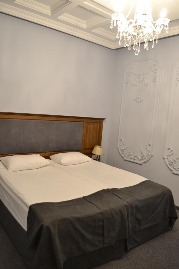 Optima Collection Bergshloss Rivne Exterior photo